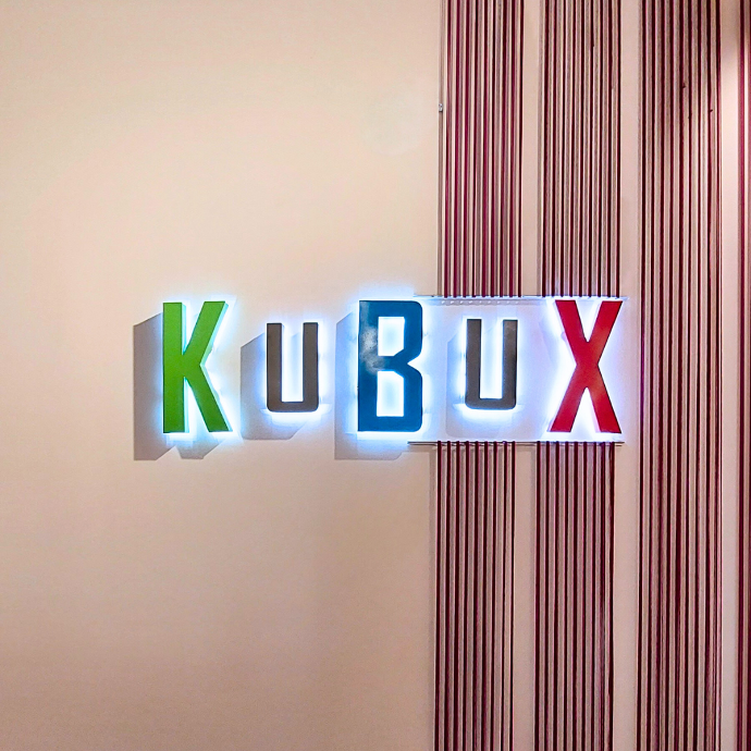 Kubux_Wall