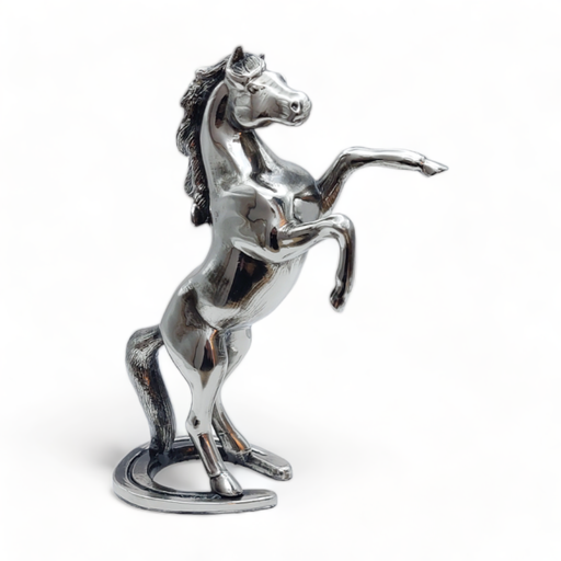 Caballo parado con herradura